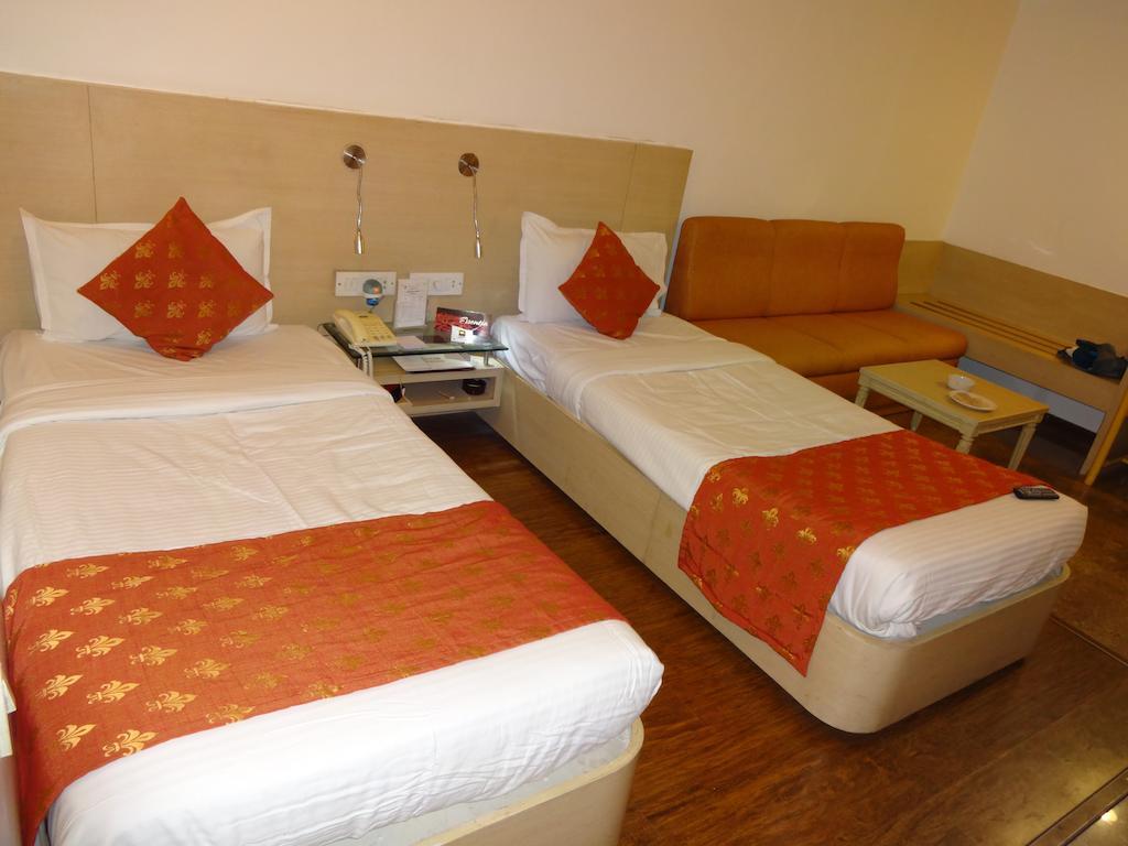 Hotel Amer Palace Bhopal Exterior foto